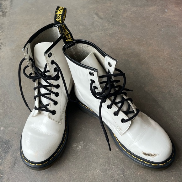 Dr. Martens AirWair 1460 White Patent Leather Lace Up  Combat Boots Women’s 8 - Picture 1 of 14